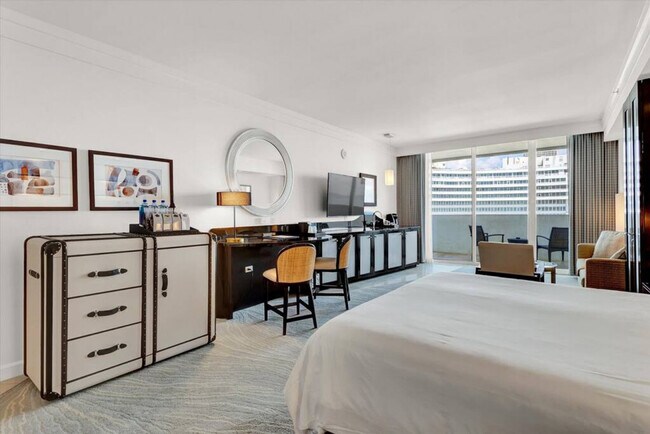 Building Photo - 4391 Collins Ave