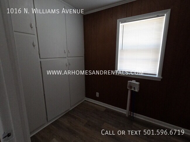 Building Photo - 1016 N. Williams Avenue | $1095 | 4 beds, ...