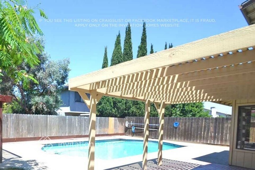 Building Photo - 1241 Countryside Ln