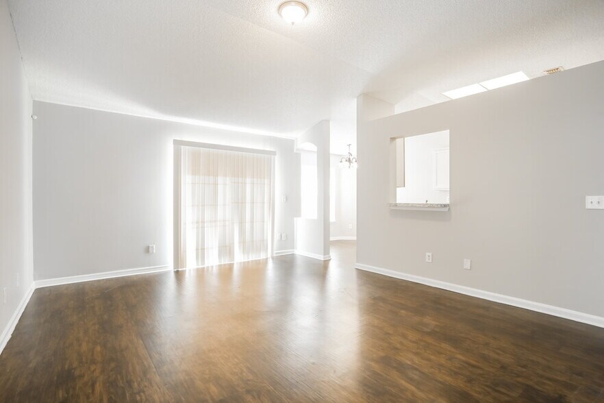 Building Photo - 6621 Delta Post Dr W