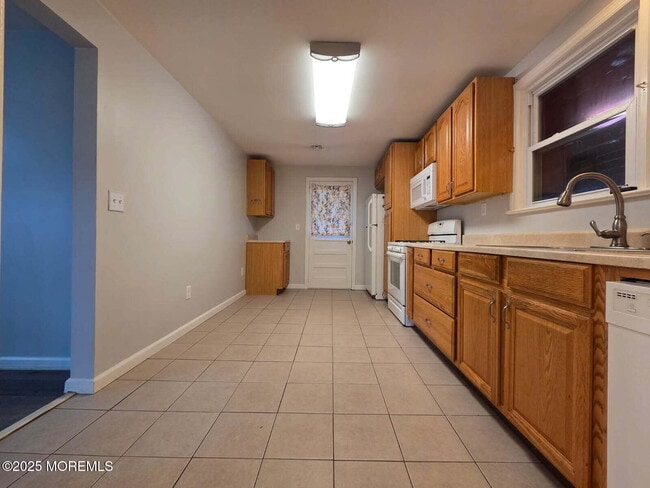 Building Photo - 219 Dock St