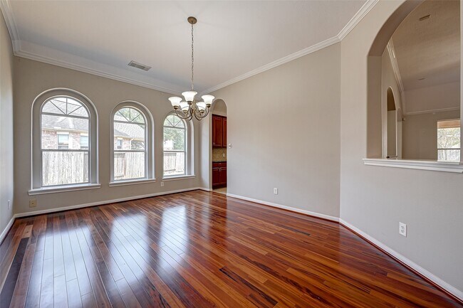 Building Photo - 13922 Normandy Ct