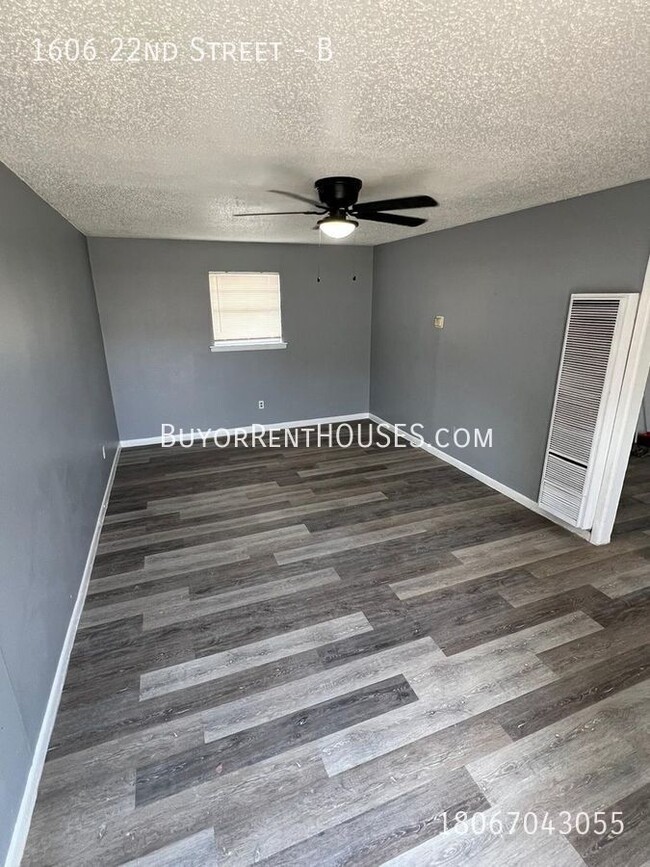 Building Photo - Handyman Special $99 Move in + Admin Fee /...