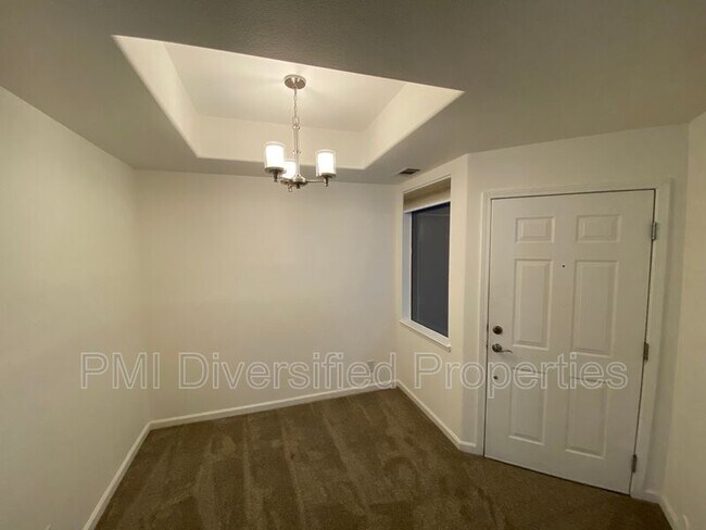 Building Photo - 1465 E Peckham Ln