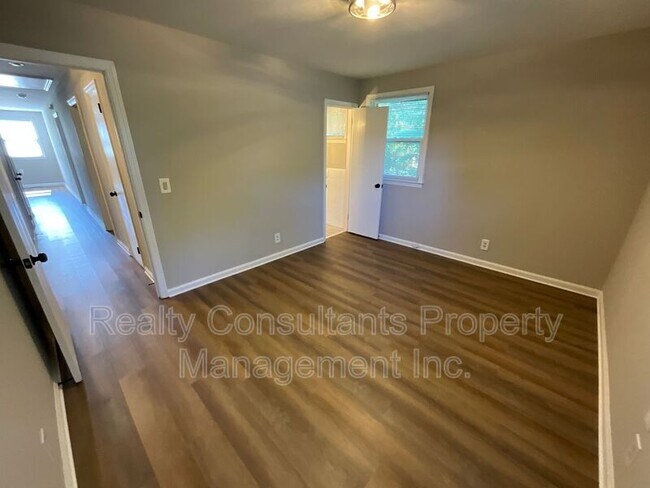 Building Photo - 1413 Gracewood Dr