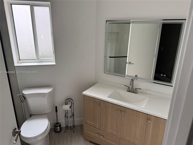 Building Photo - 20478 Vía Marisa