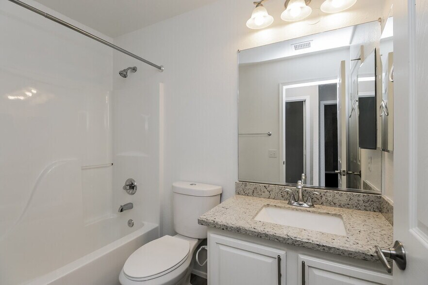 Building Photo - 3933 S Illinois St