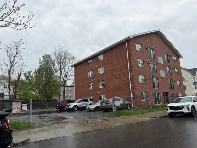 Building Photo - 158-162 Water Street-Unit 6