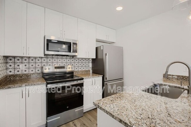 Building Photo - 6473 Newcombe Ct