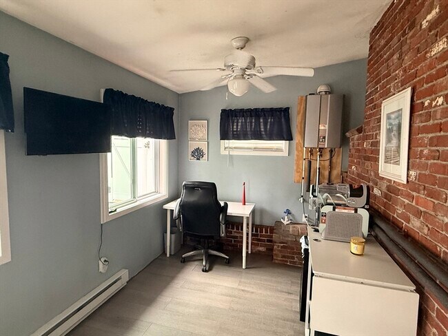 Building Photo - 37 Beechwood Pl
