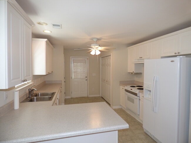 Building Photo - 380 Forest Lakes Dr