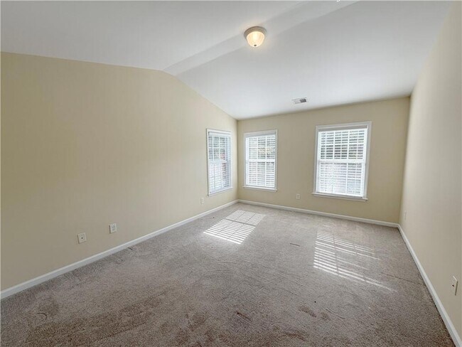 Building Photo - 4680 Creekside Villas Way