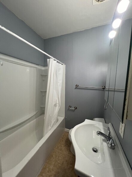 Building Photo - 309 Columbus Ave