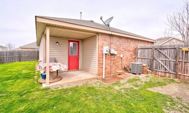 Building Photo - 6141 Courtyards Ct