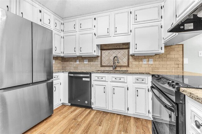 Building Photo - 140 Livingston Cir