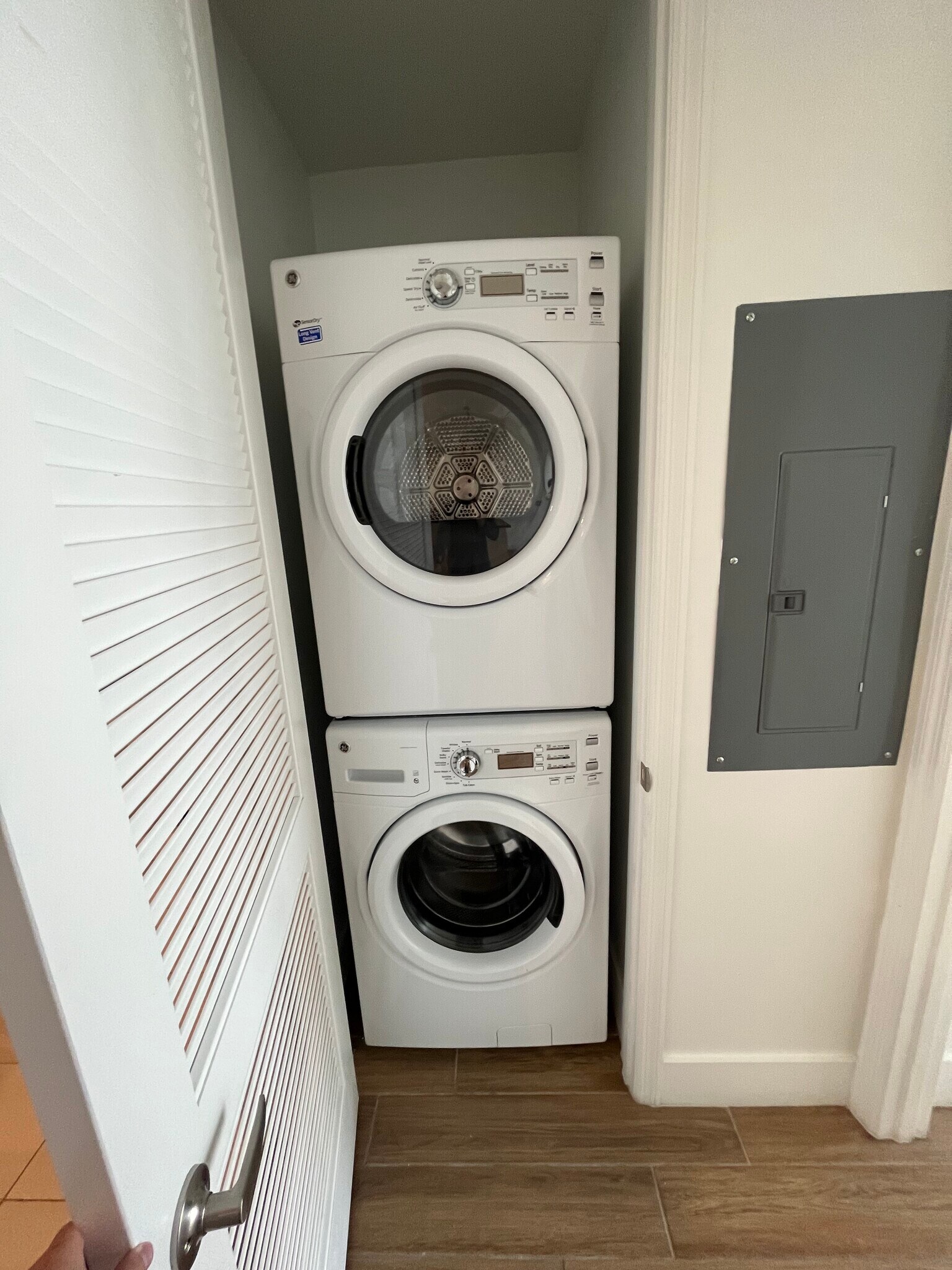 Building Photo - 2131 NE 167th St