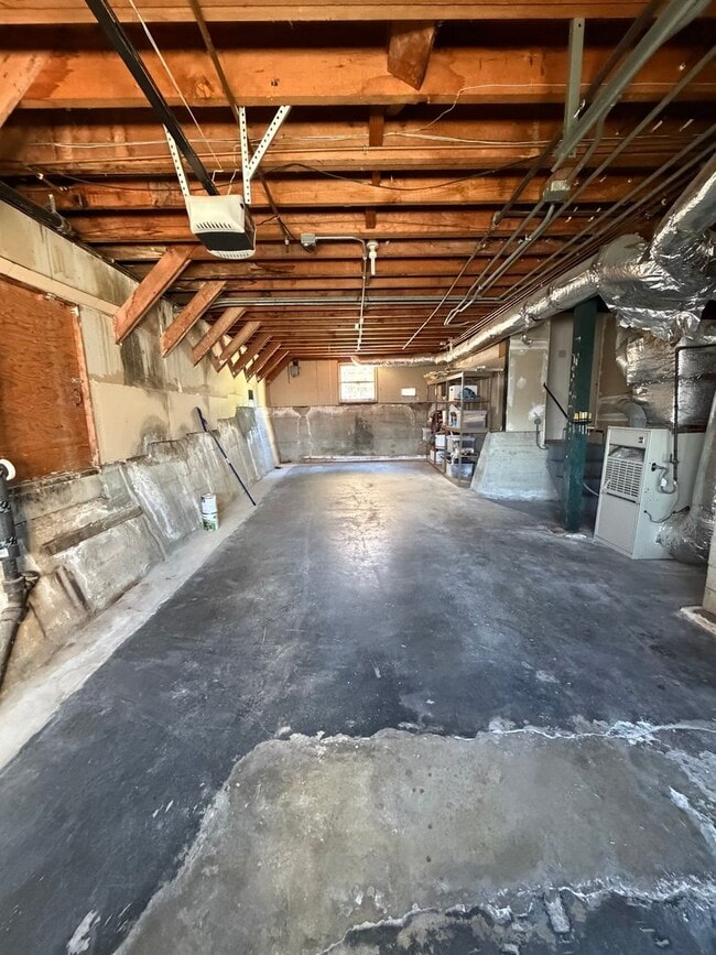 Building Photo - 4BD/3BA Two-Story Home | Flexible Layout + Big Backyard