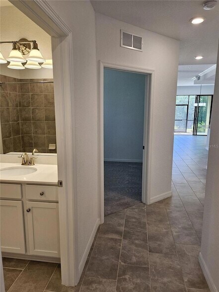 Building Photo - 10031 Crooked Crk Dr