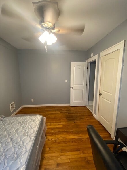 Building Photo - 2411 E Genesee St