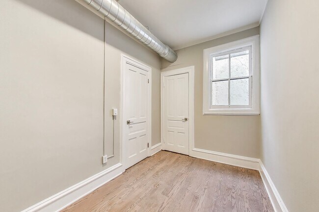 Building Photo - 1429 W. Grand(AKA 1117 Hoyne)