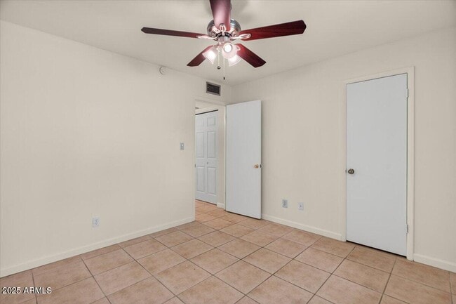 Building Photo - 7842 E Rovey Ave
