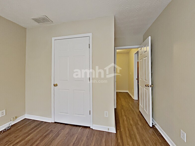 Building Photo - 3391 Hard Creek Ln