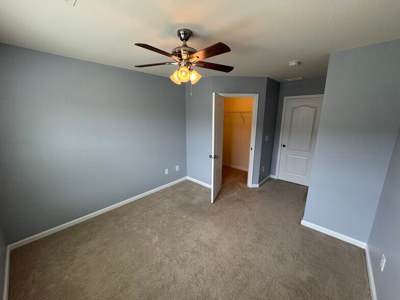 Building Photo - 4011 Black Walnut Way