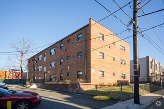 Building Photo - 1835 CENTRAL PL NE