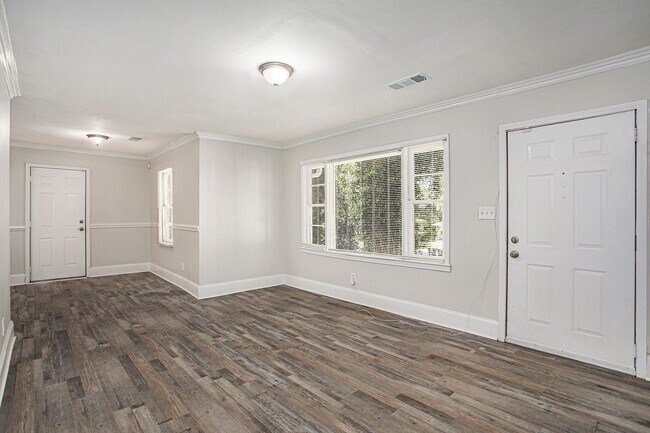 Building Photo - Renovated 3BR/2BA Home in Decatur!