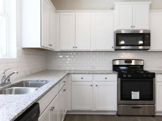 Building Photo - 7670 Demeter Dr