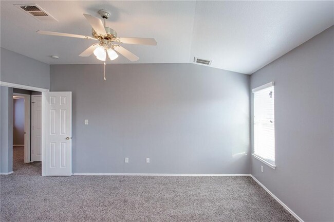Building Photo - 1415 Fort LLoyd Pl