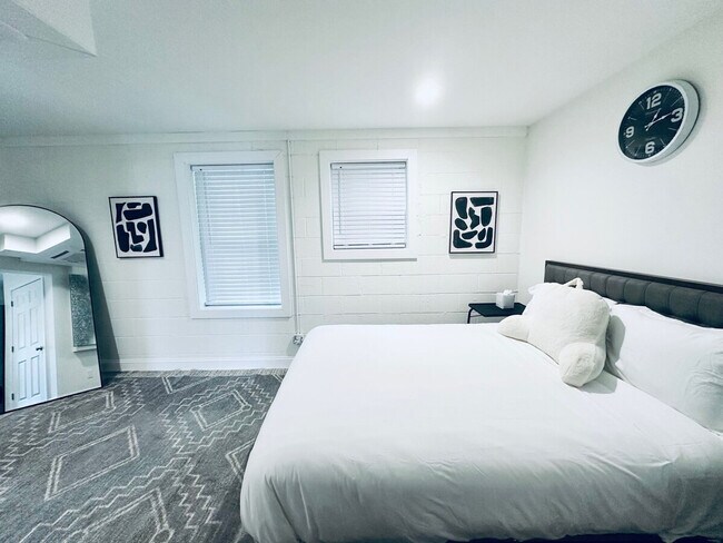 Building Photo - 86 Crest Ln