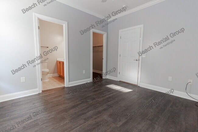 Building Photo - 2065 Silvercrest Dr