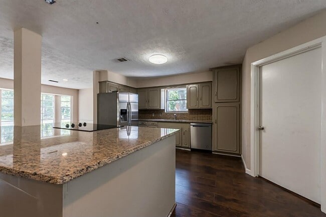 Building Photo - 630 Cherrybark Ln