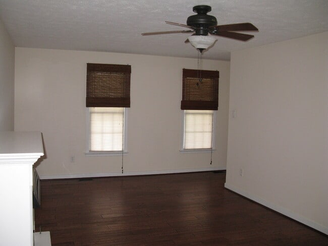 Building Photo - 6151 Rosemary Dr