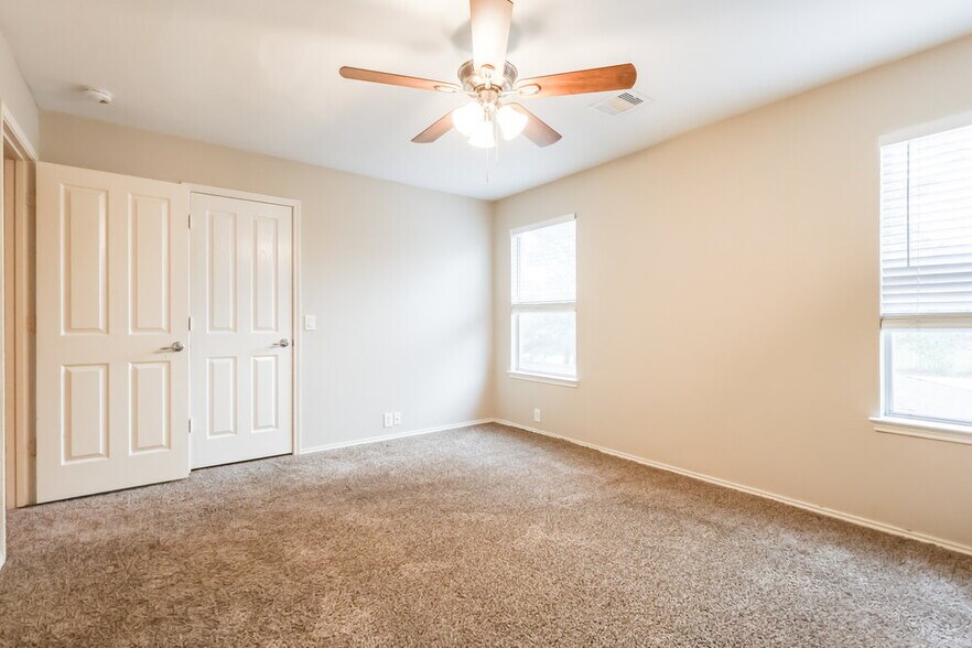 Building Photo - 23611 Twisting Falls Dr