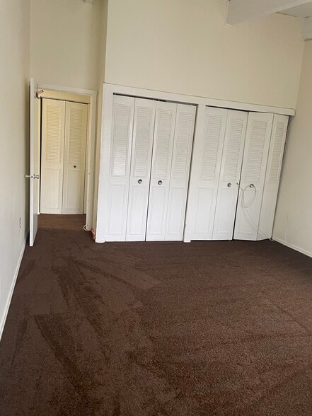 Building Photo - 11370 Cherry Hill Rd