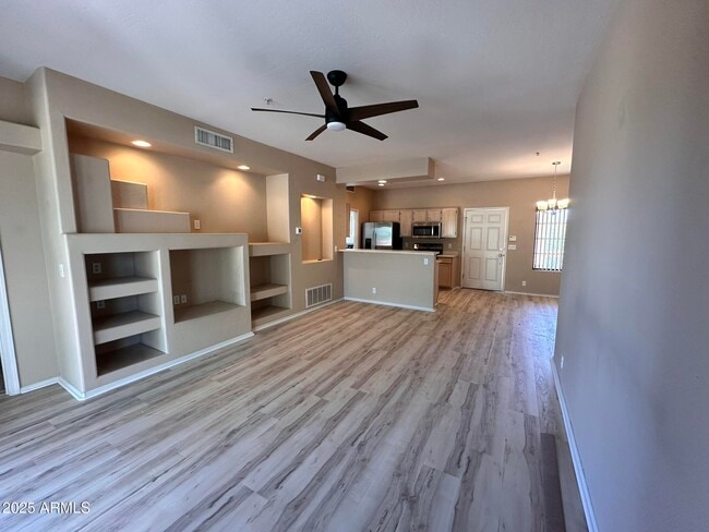 Building Photo - 9253 N Firebrick Dr