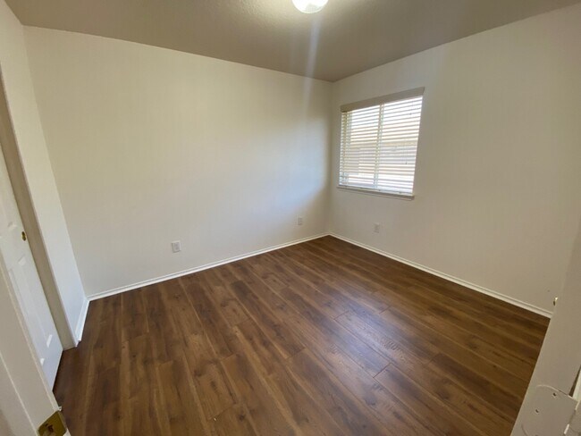 BEDROOM #1 - 1119 Burgess Dr