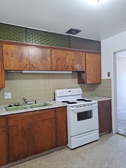 Building Photo - 1628 Hollywood Dr