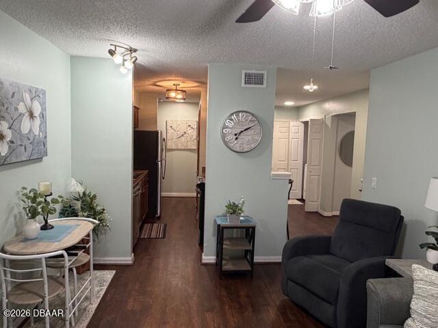 Building Photo - 1401 S Palmetto Ave