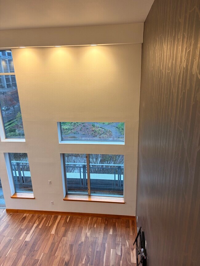 Building Photo - 1125 NW 9th Ave