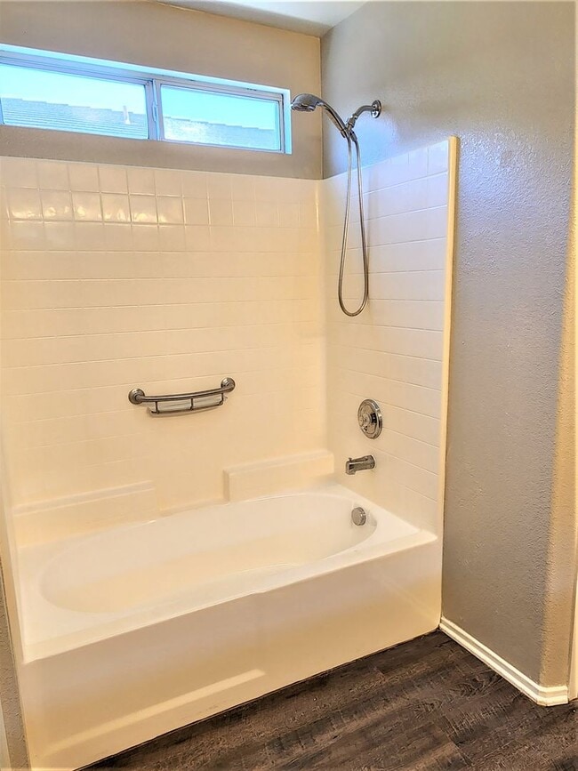 Building Photo - Great Single Story Home McVicker Canyon Hi...