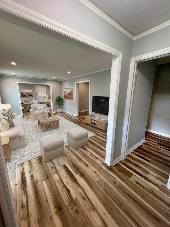 Building Photo - 5290 Green Hill Pl NE