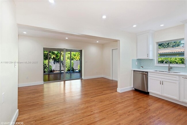 Building Photo - 1456 SW 65th Ave
