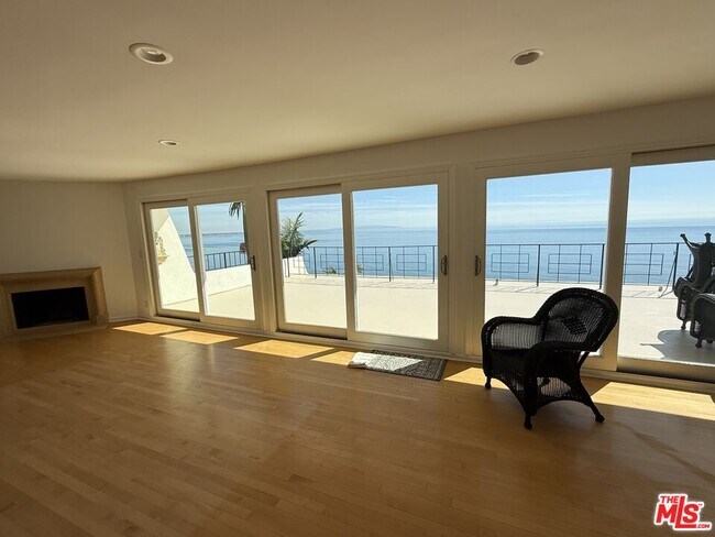 Building Photo - 18139 Coastline Dr
