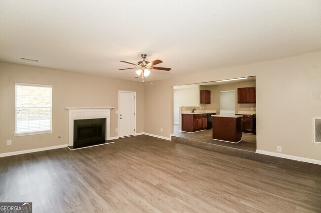 Building Photo - 4325 Holliday Rd