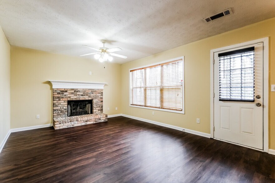 Building Photo - 865 Simon Ive Dr