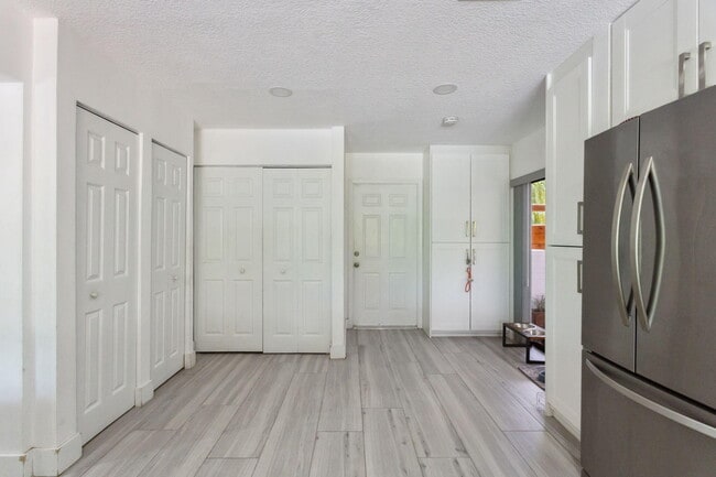 Building Photo - 6601 Sweet Maple Ln