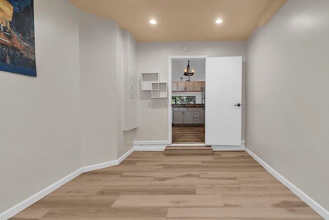 Building Photo - 416 Buttonwood Pl